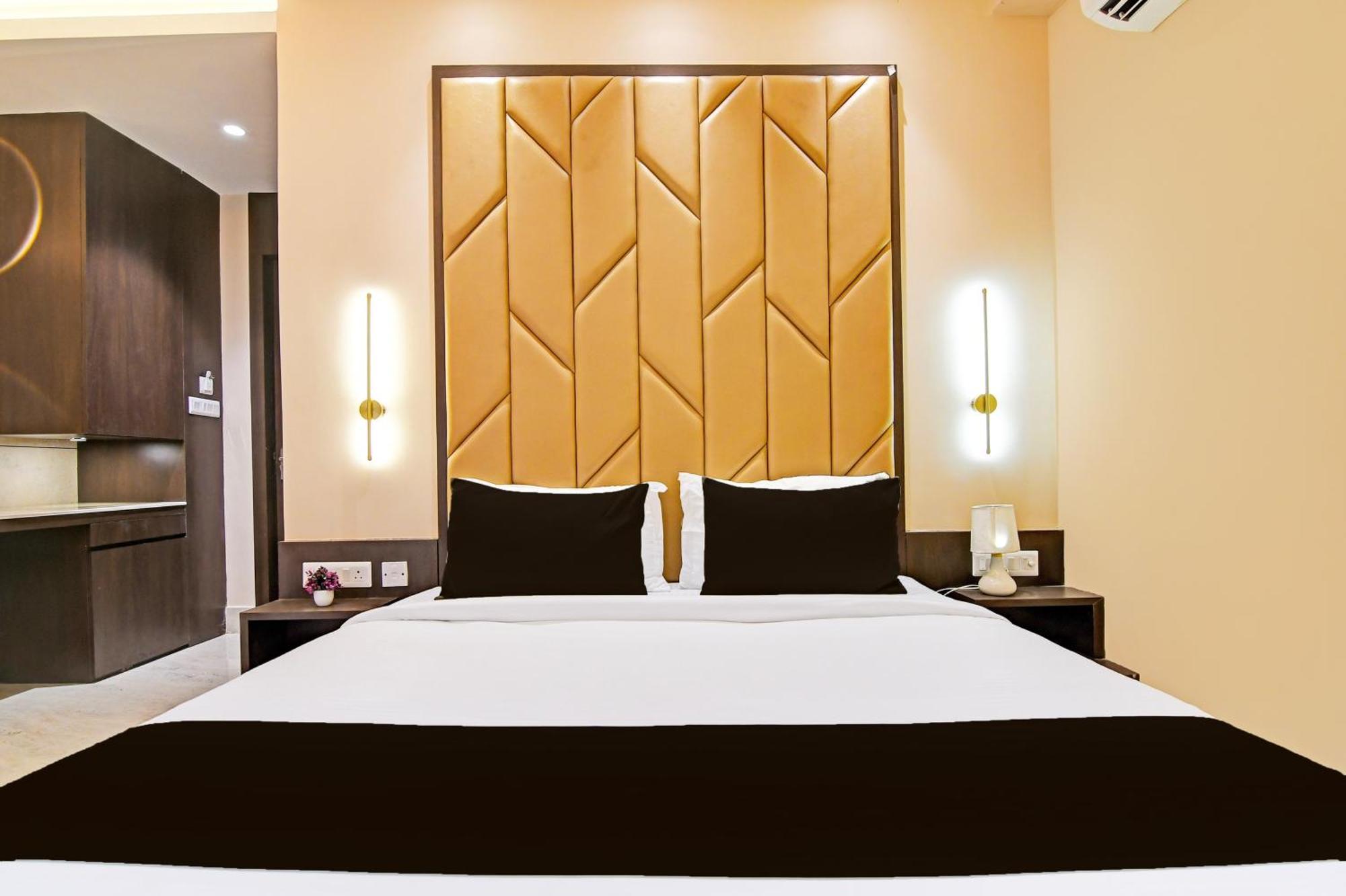 Super Hotel O Samotel كولكاتا المظهر الخارجي الصورة