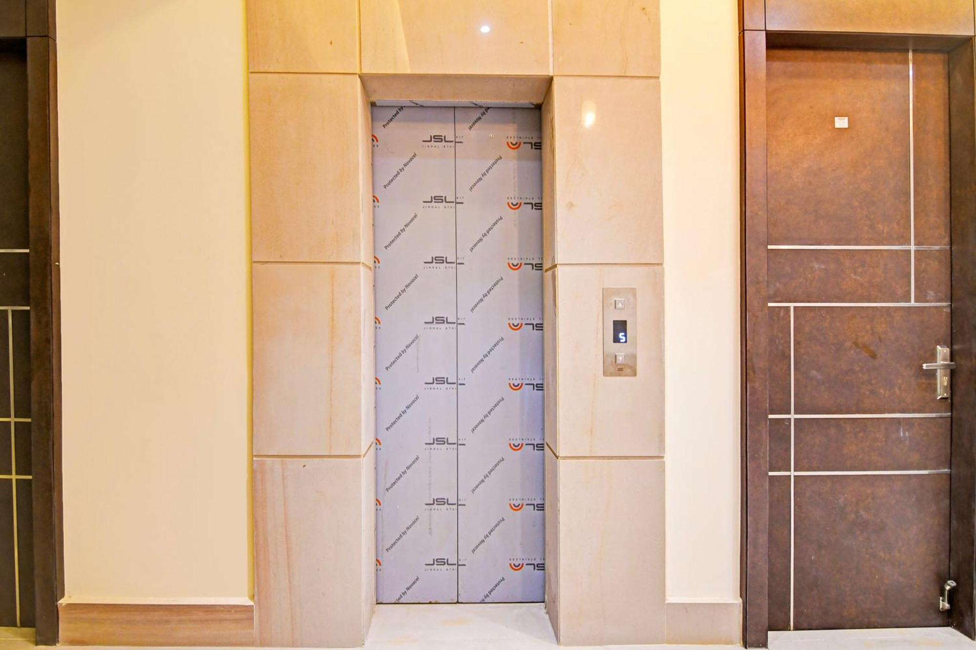 Super Hotel O Samotel كولكاتا المظهر الخارجي الصورة
